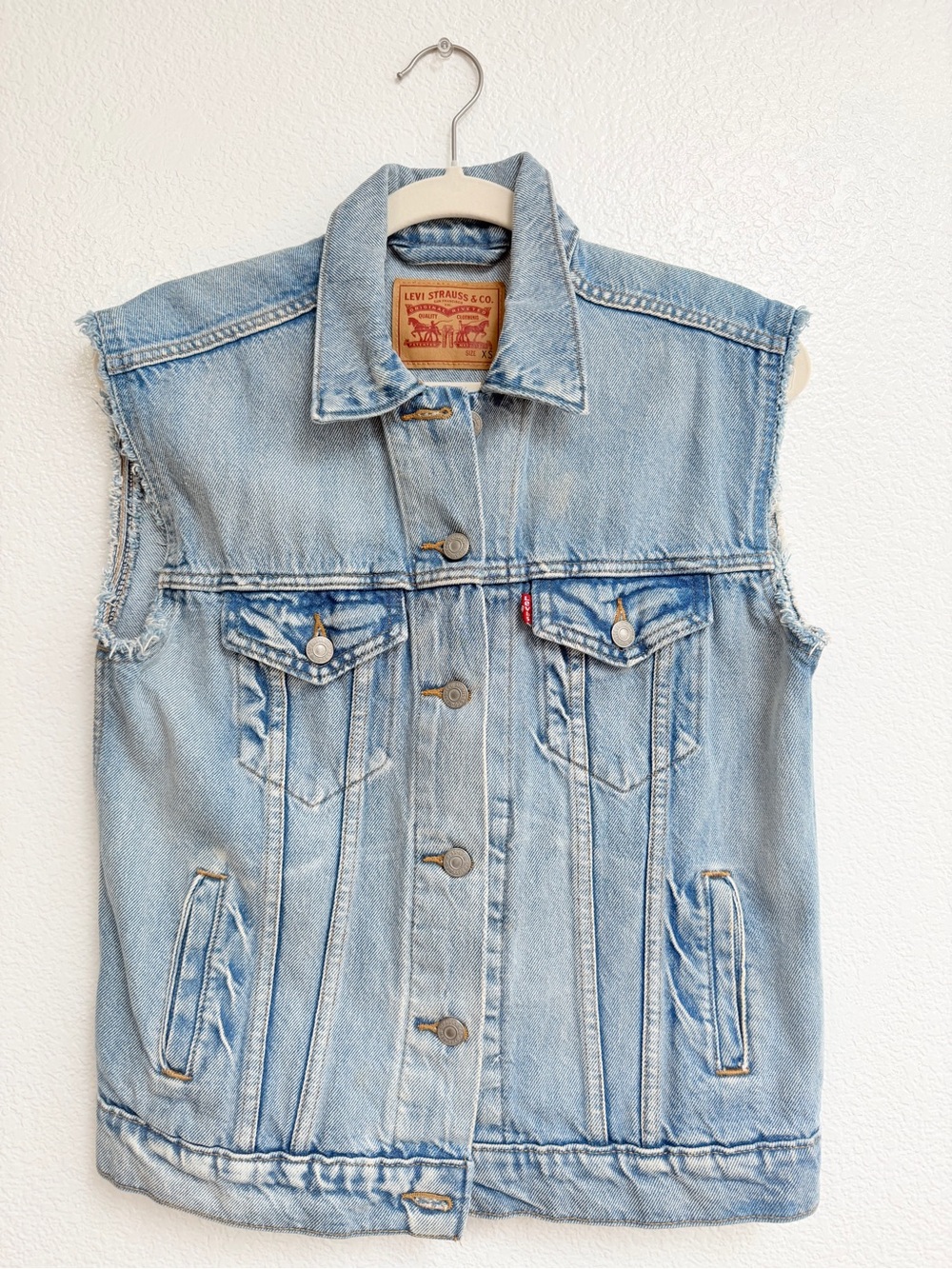 Levi’s XS Distressed Light Wash Cutoff Denim Trucker Vest
